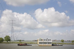 757-MvdB-9095-300-726x484